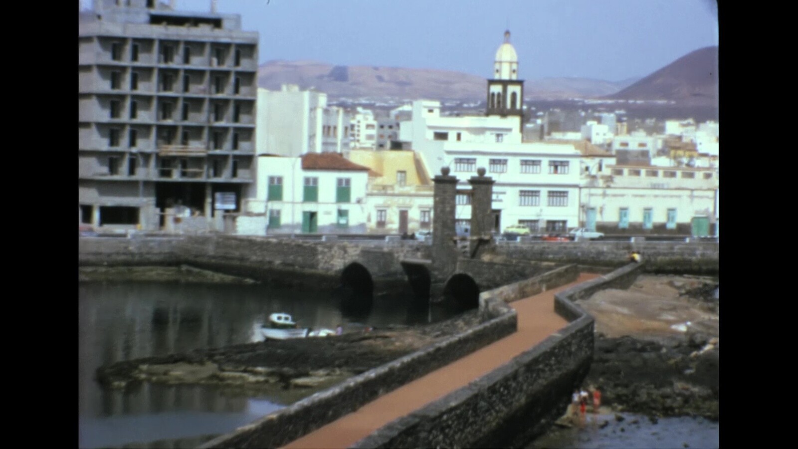 Paseo por Yaiza y Arrecife (1973) en VIDEOS 