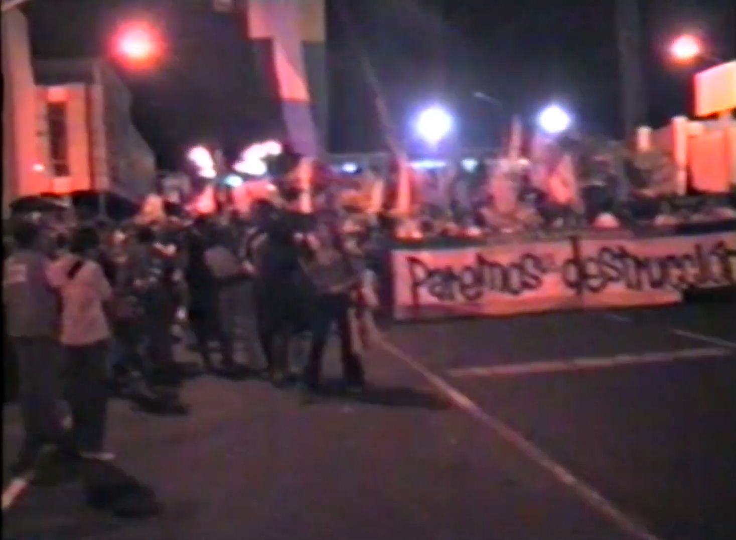 Manifestación de Lanzarote 'Parar la destrucción' (2002) en VIDEOS 