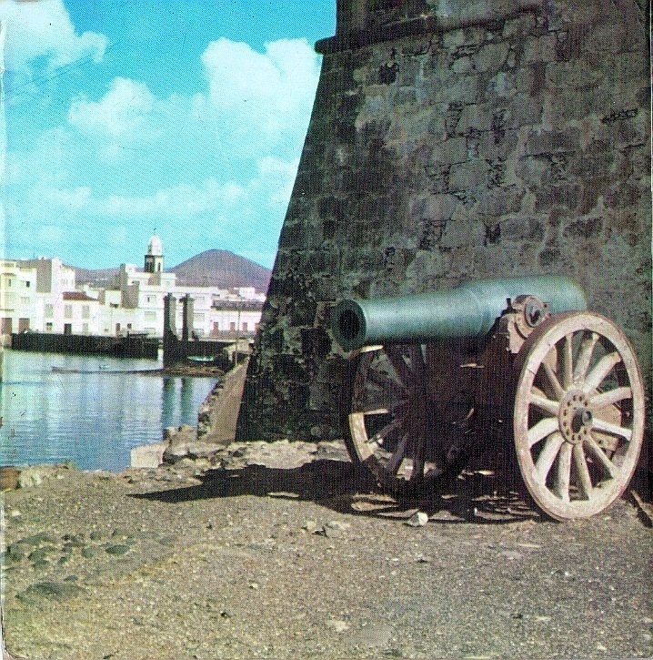 En el Puerto de Arrecife (Folías) en undefined 