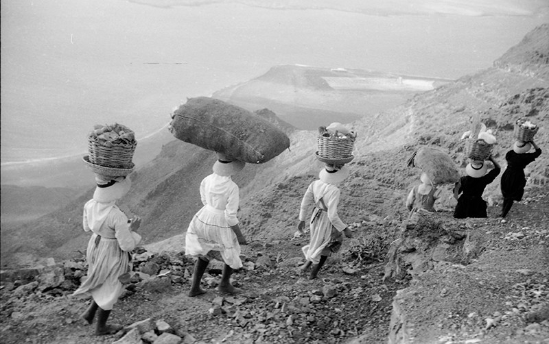 La exposición 'Javier Reyes. La mirada artesana' viaja a la isla de La Palma en undefined 