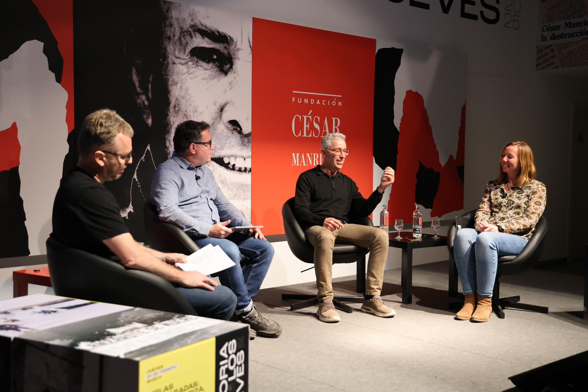 La mesa redonda “Islas comparadas” clausura con éxito el ciclo de conferencias Memoria de los Jueves en undefined 