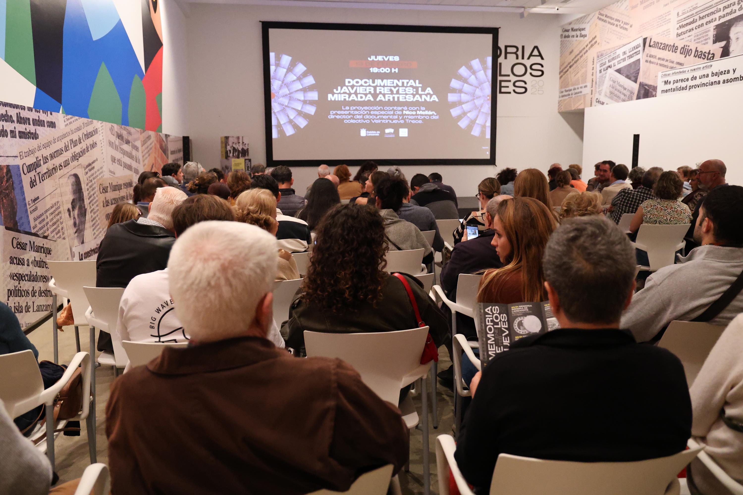 Lleno absoluto para ver el documental “La mirada artesana” en undefined 